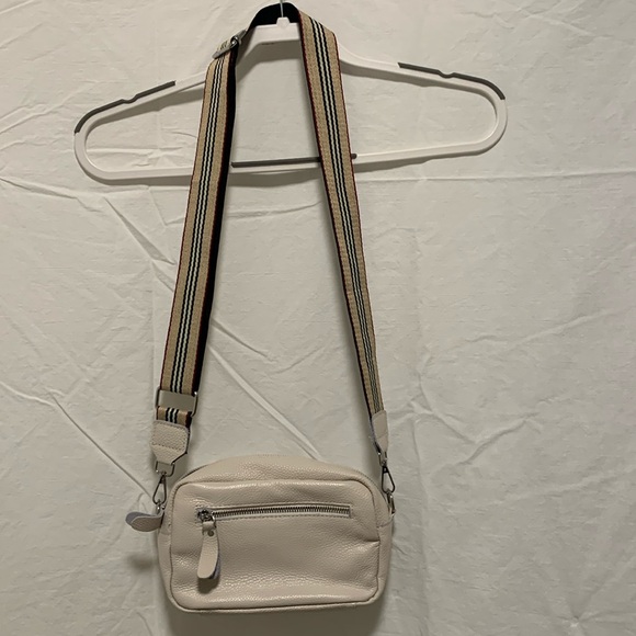 NWOT STLY & LEATHER Fashion Cream colored, guitar strap Crossbody bag - Picture 3 of 15